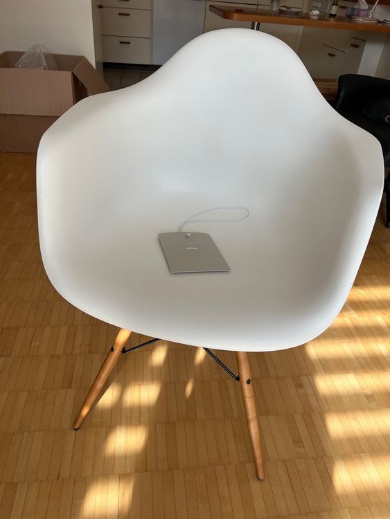 Vitra Chair weisse Eames Plastic Armchair DAW Kaufen auf Ricardo