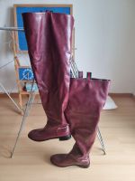 NEU Overknee Stiefel rot flach mit Metallspange