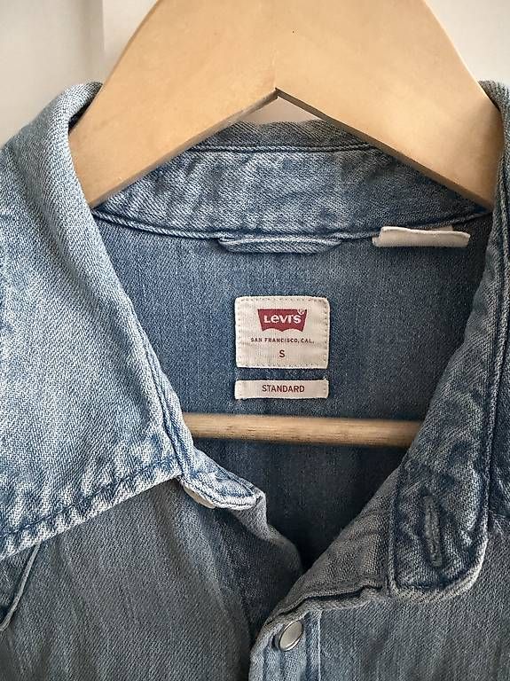 Levi's Hemden: Hemdbluse Levi's blau Grösse S – Gebraucht aus Zürich von wie_r6sx 1