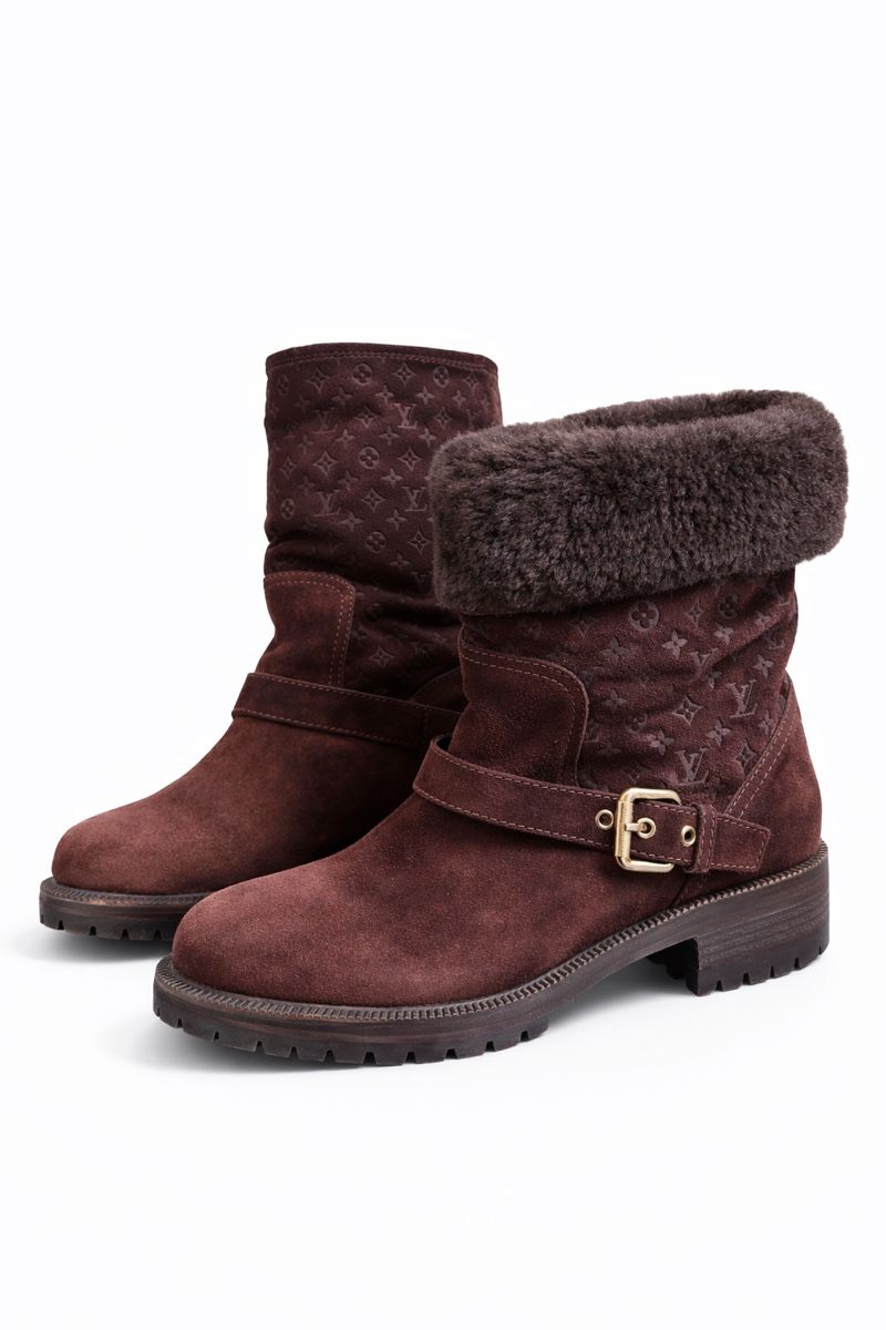 Louis Vuitton Chaussures femmes: Bottines Louis Vuitton ✨ – D'occasion à Geneveys-Coffrane par Zahra_BR