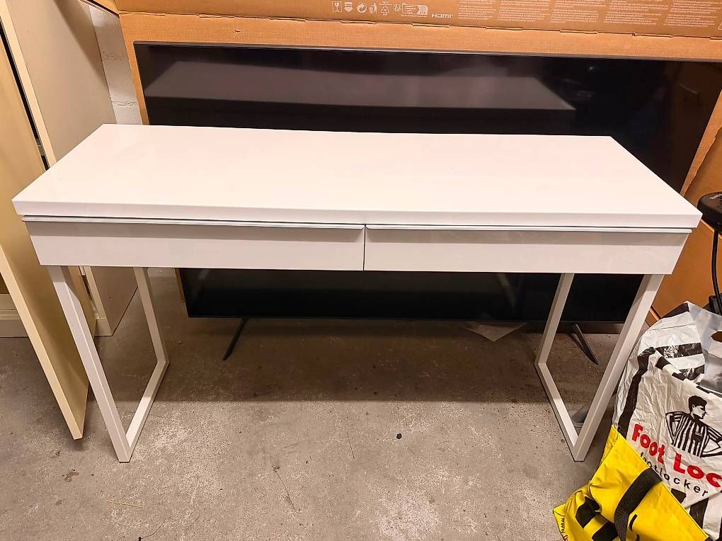 Tavoli da trucco: Konsole/Schminktisch – Usato da Birsfelden venduto da dor_9n7f