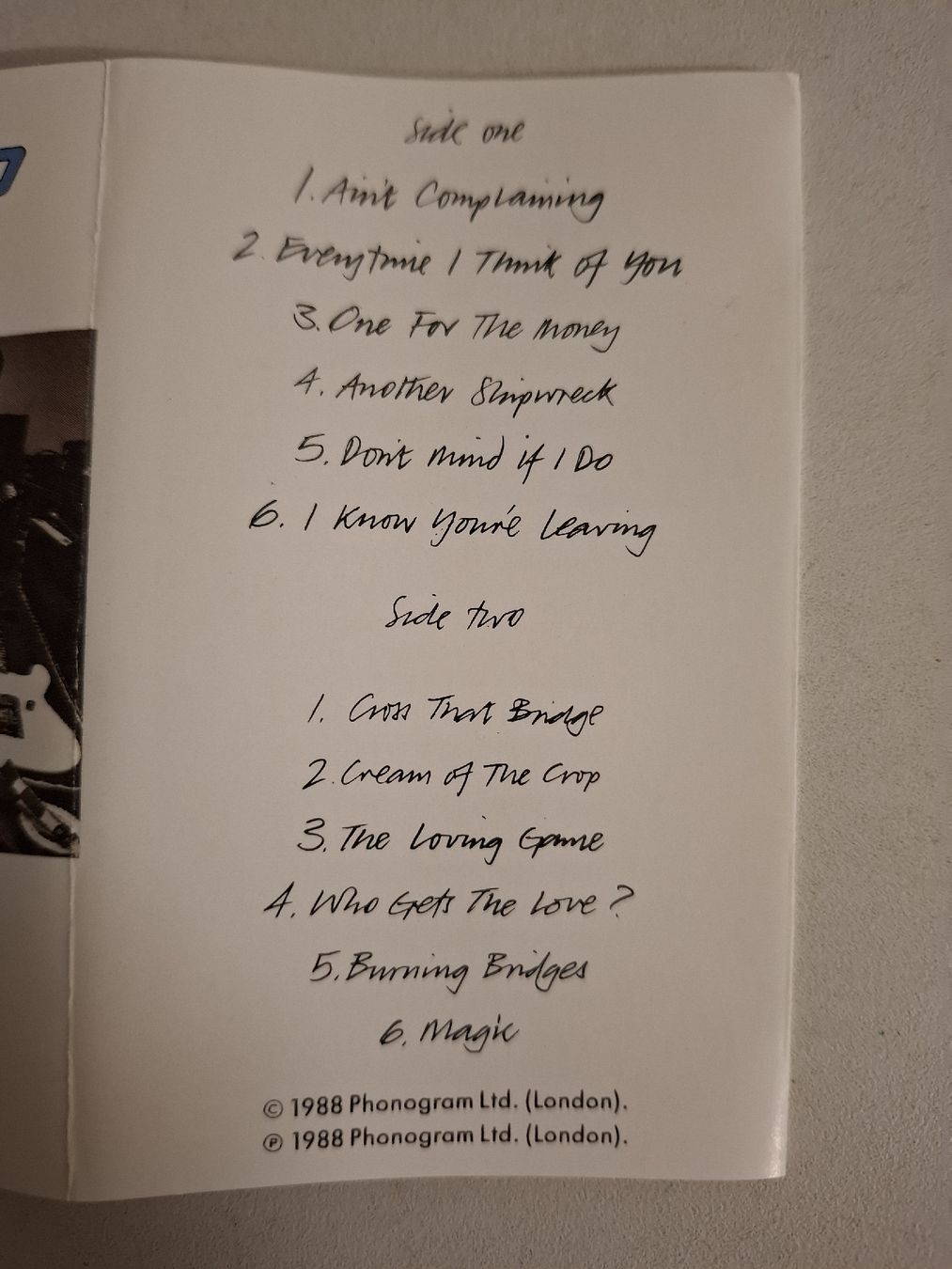 Musicassette: STATUS QUO, Aint Complaining Musikkasette – Usato da Schänis venduto da Heli670 1