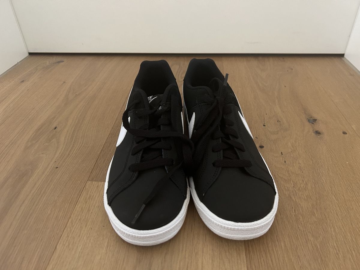 Nike Scarpe da uomo: Nike Sneaker schwarz Grösse 39 – Usato da Unterlangenegg venduto da Dodo2108 1