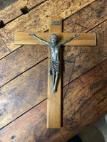Crocifisso da parete in legno e metallo