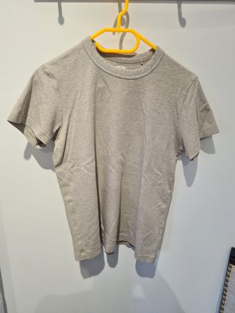 Uniqlo T-Shirt, Grösse L, beige- Top Zustand!