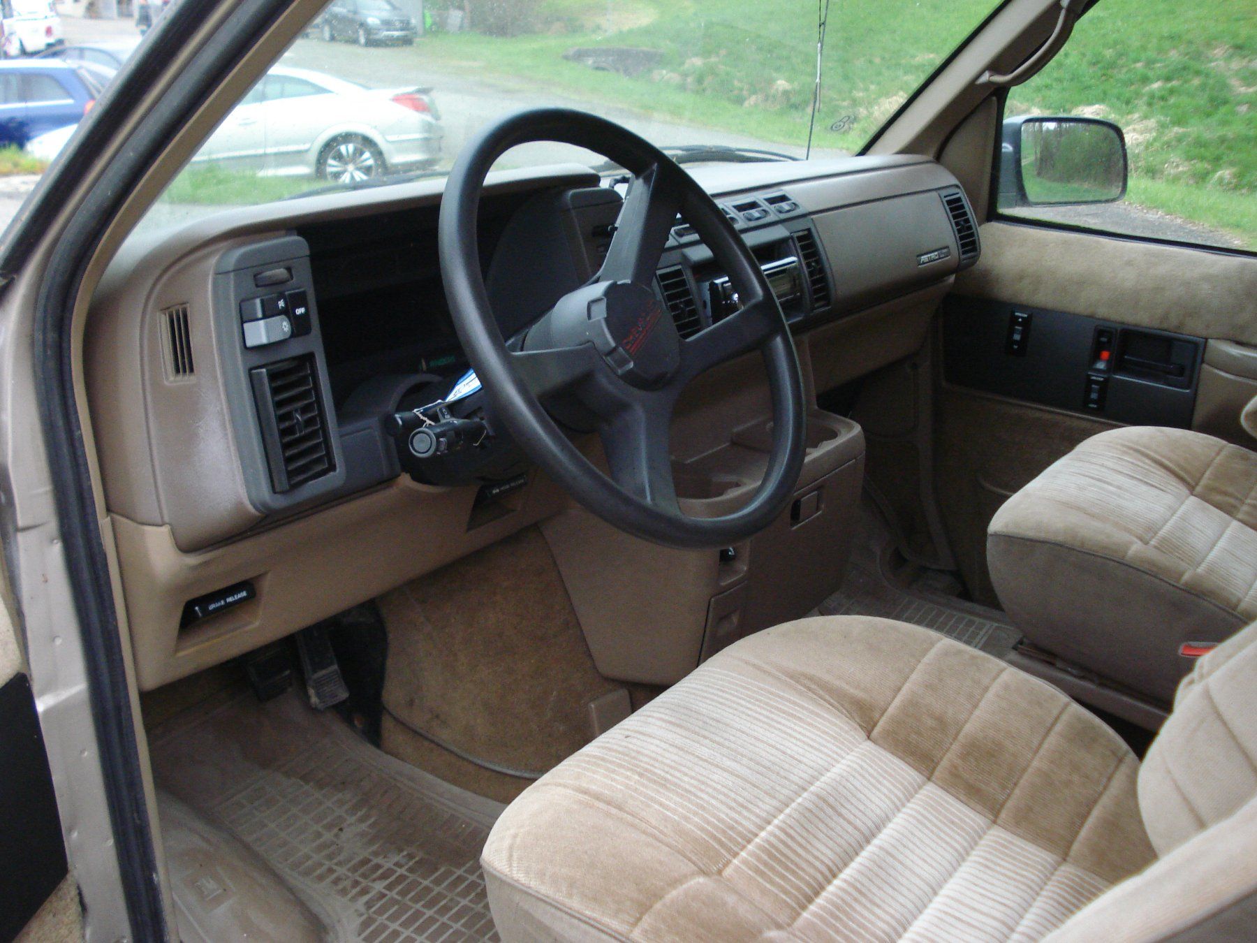 Chevrolet Autos: Chevrolet Astro Extended 4x4 – D'occasion à Seewen par ann_2dlm 3