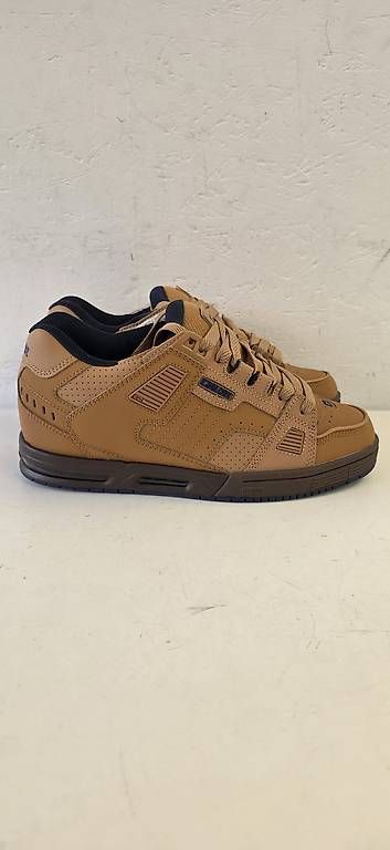 Globe Chaussures hommes: Chaussures NEUVES Globe Sabre, 42 – Neuf avec emballage d'origine à Sugiez par factorysportoutlet