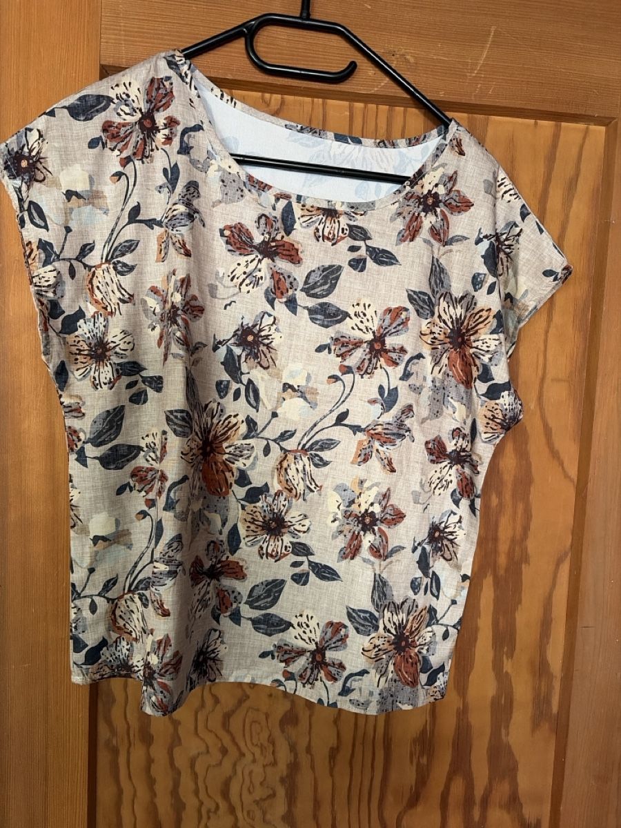 T-shirt: Sehr schönes kurzarm T-Shirt – Usato da Wildegg venduto da Bella2015