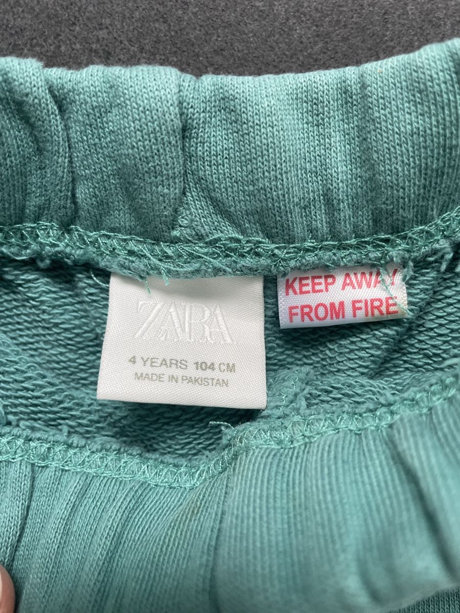 Zara Pantaloni: Shorts Gr. 104 Zara – Usato da Aesch ZH venduto da lawas 2