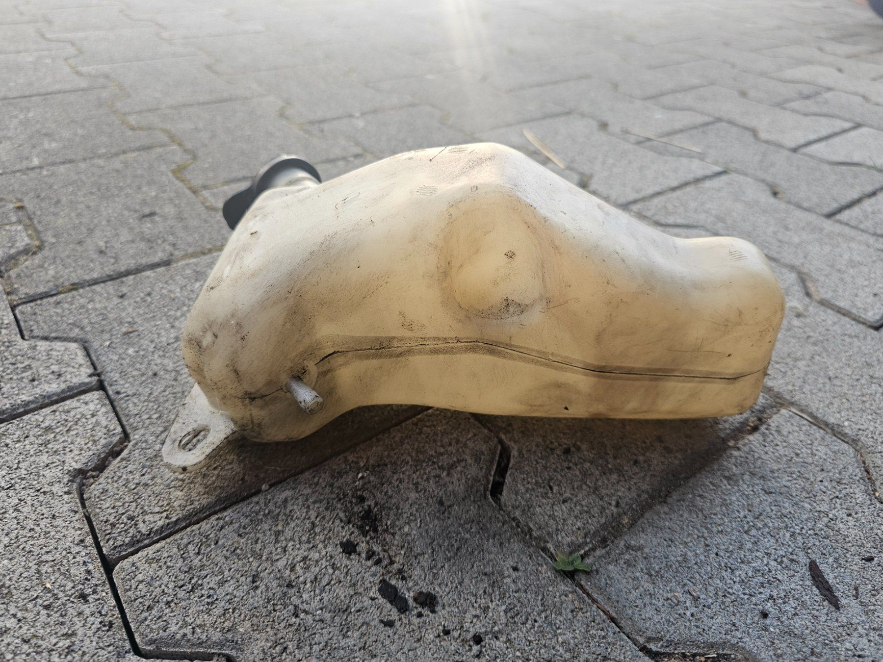 Yamaha Tutti pezzi di ricambio per scooter: Öltank Yamaha Aerox – Usato da Niederbüren venduto da RafaelKa 3