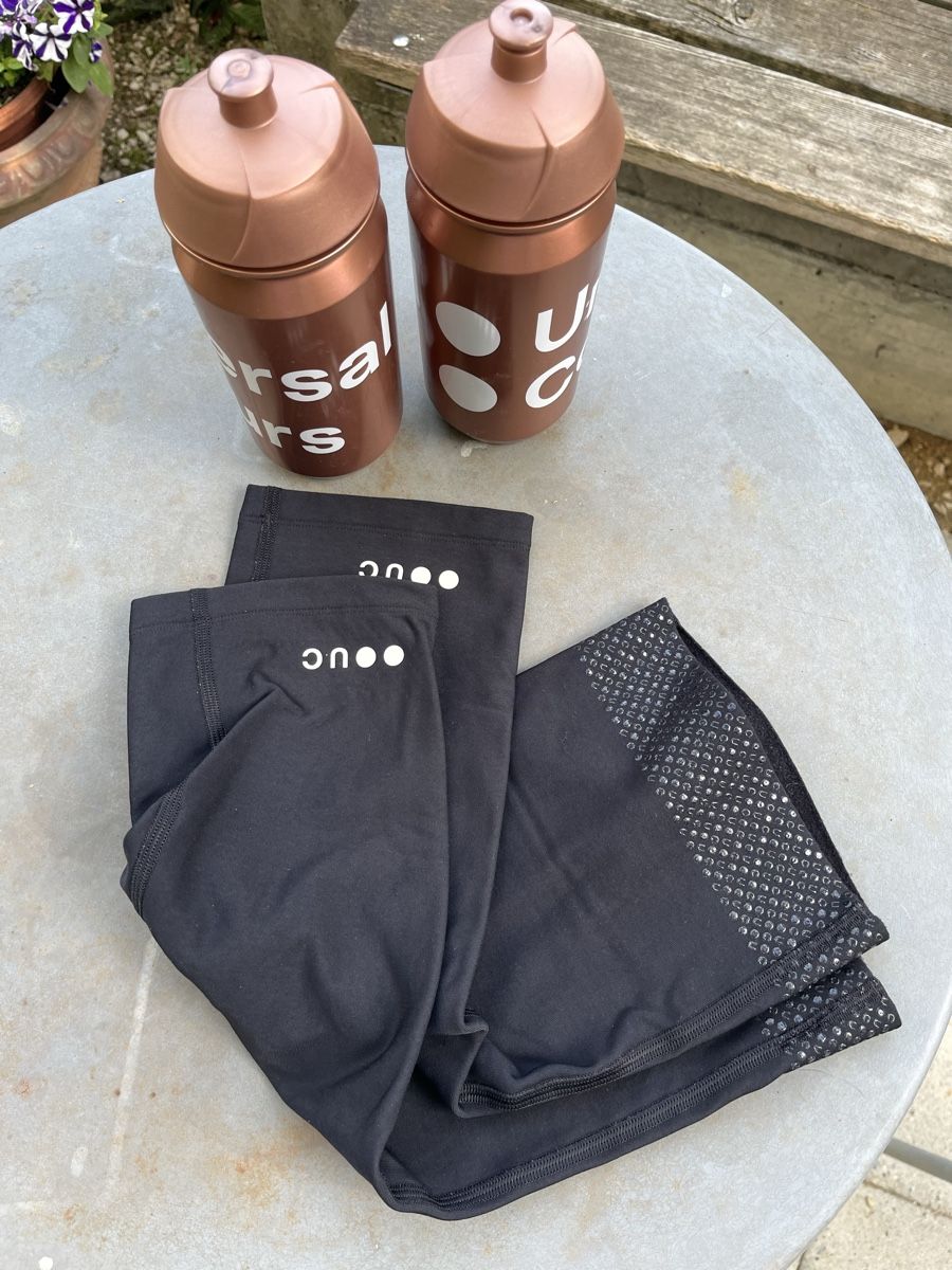 Canottiere & Pantaloni: Universal Colours / Rapha / Maap – Usato da Zürich venduto da Alpina10