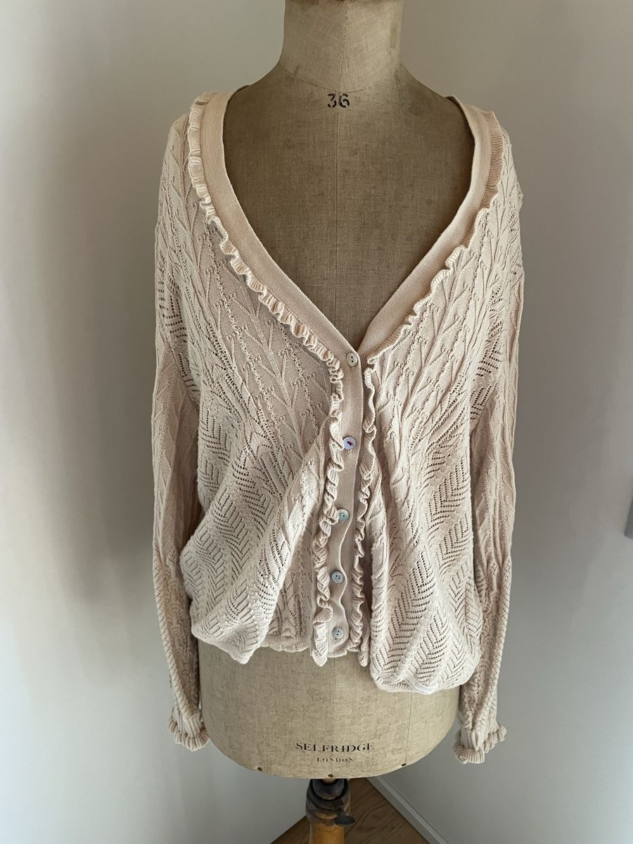 Odd Molly Giacche: Damen Strickjacke Grösse 3 beige Odd Molly – Usato da Oberwil BL venduto da another-day-of-sun