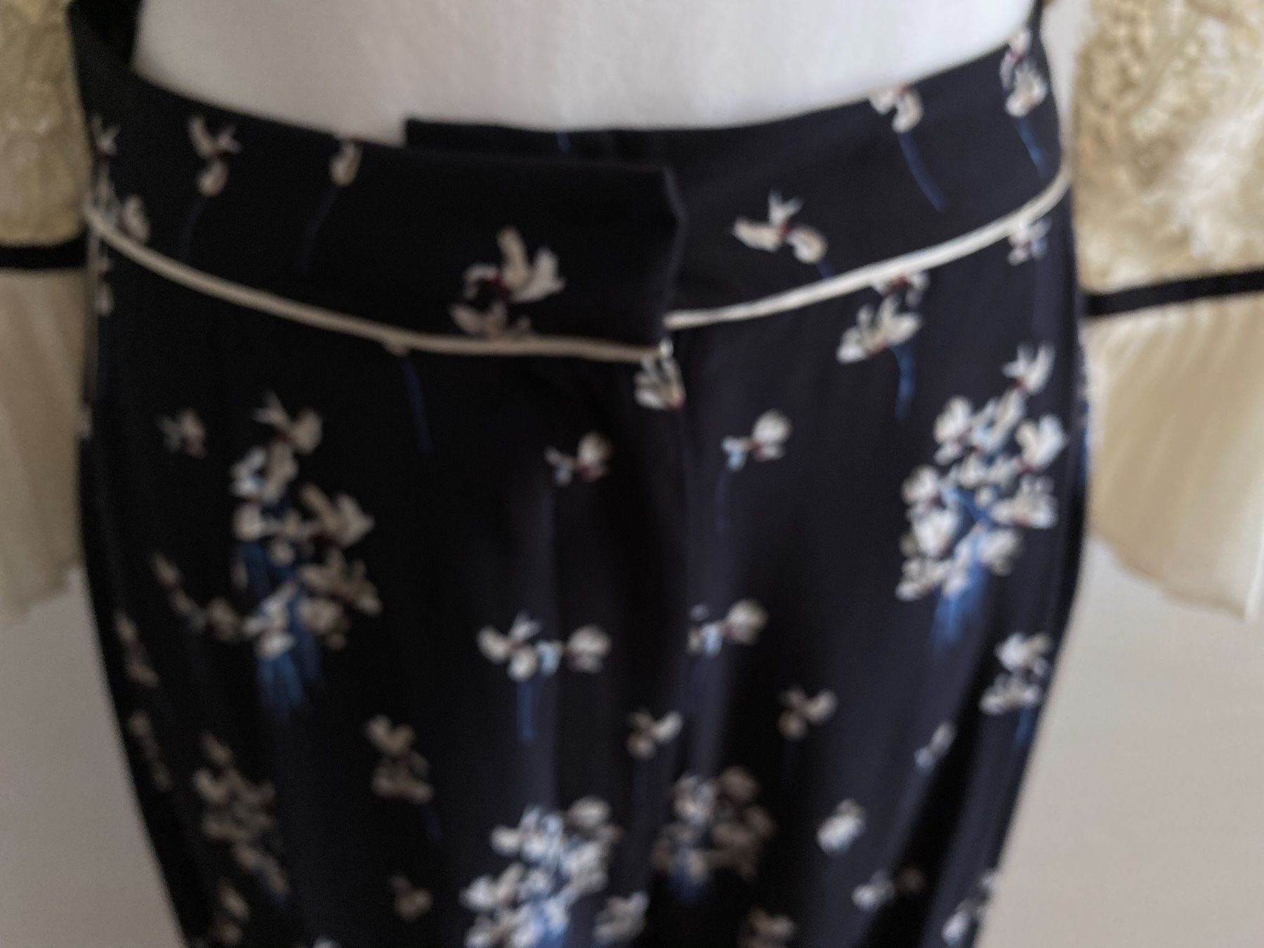 Pantalons: Erdem Hose aus Seide neu – Neuf avec emballage d'origine à Bern par schnupka 2
