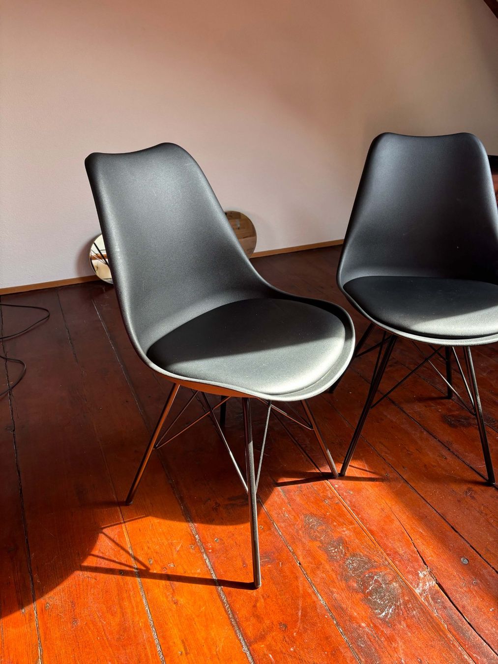 Westwing Stühle: zwei schwarze Stühle – Gebraucht aus Basel von han_2vf6 1