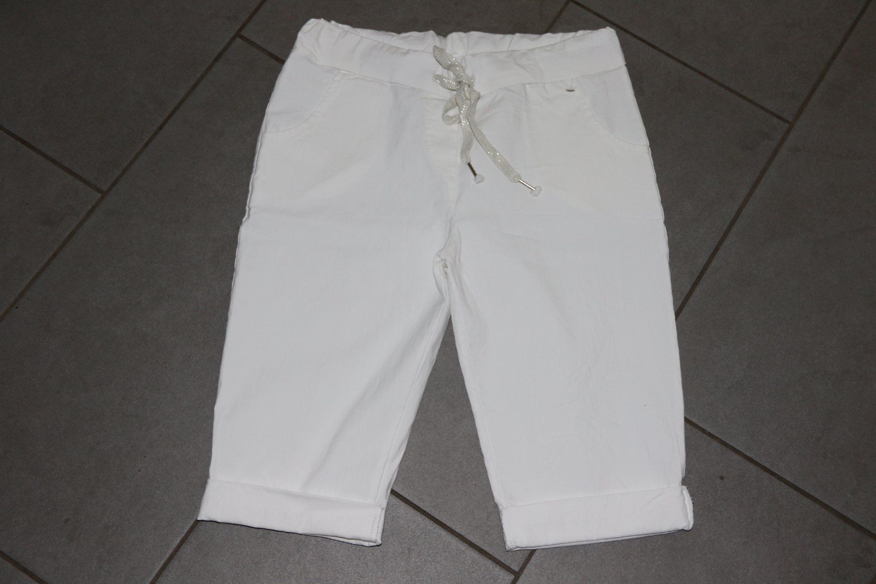 Pantaloni: tolle neue Schorts Gr.38-40 – Nuovo (secondo la descrizione) da Oberwil-Lieli venduto da Svetlana28 6