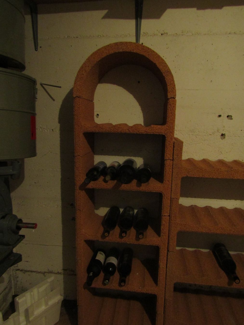 Scaffali: Weinregal-Elemente Stein rosa                        (Nr.80) – Usato da Herzogenbuchsee venduto da Winigo 2