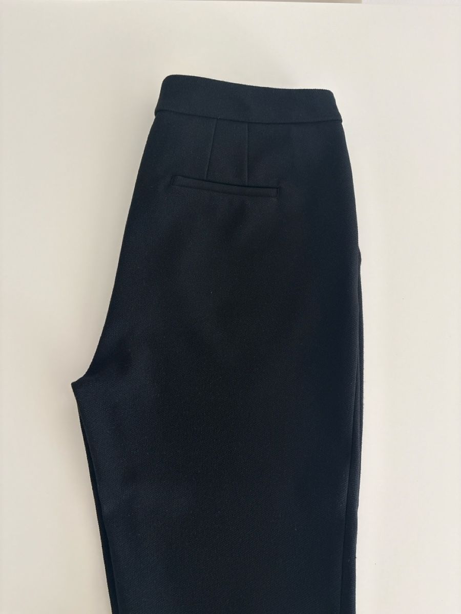 Pantaloni: Zwei Cropped-Hosen Gr. M – Usato da Herisau venduto da sen_8w8b 3