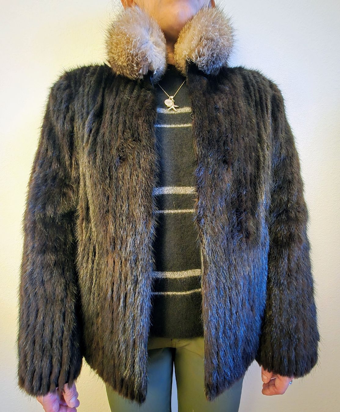 Mäntel: Elegant Fur Jacket with Fur Collar – Gebraucht aus Effretikon von wie_p8sj 1