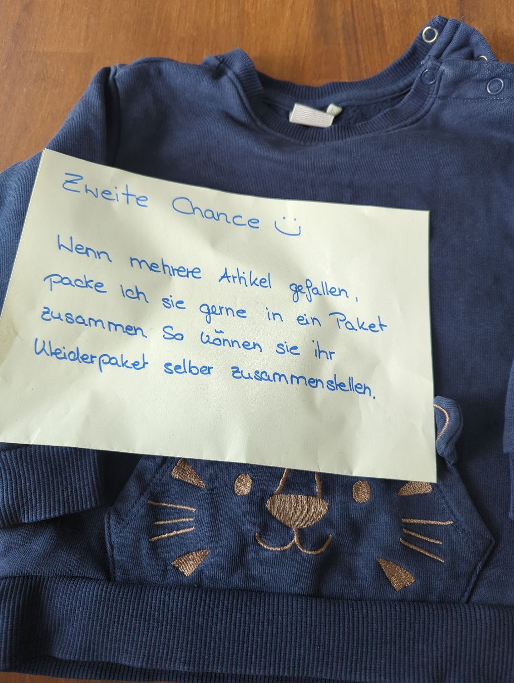 Maglioni & Felpe: Süsser Baby-Pullover mit Löwen-Applikation, Grösse 86/92 – Usato da Kyburg-Buchegg venduto da zheer 2