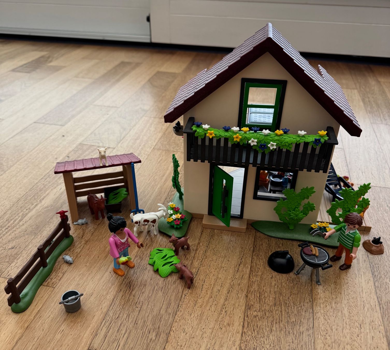 Playmobil Spielzeuge: Playmobil Bauernhaus 70133 – Gebraucht aus Schaan von booboo09