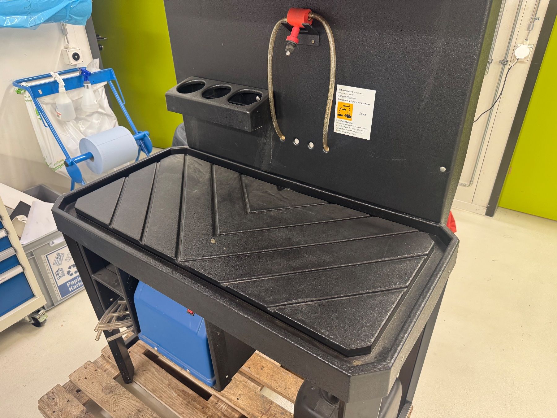Alle Werkzeuge: Batterie Befüllstation – Gebraucht aus Bern von Materialboerse_IgF 1