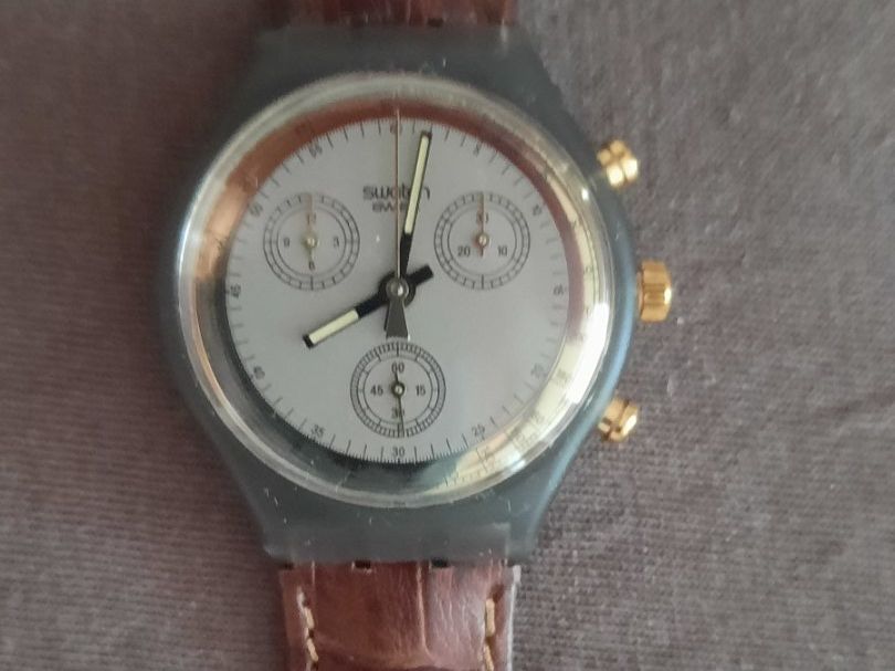 Swatch Orologi: Swatch Chrono Goldfinger – Nuovo e nell'imballaggio originale da Zürich venduto da Accuchek 2