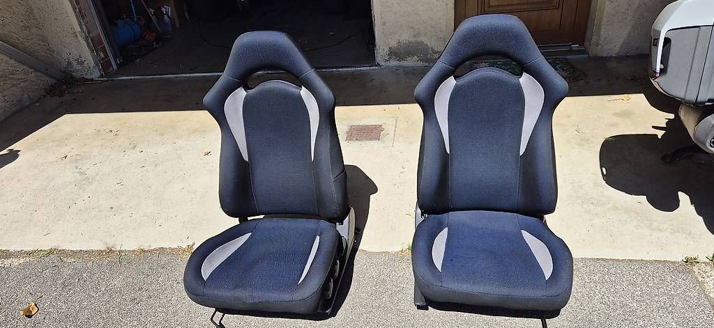 Tutti pezzi di ricambio auto: Paire de sièges subaru Impreza Turbo – Usato da Gingins venduto da lutin_4