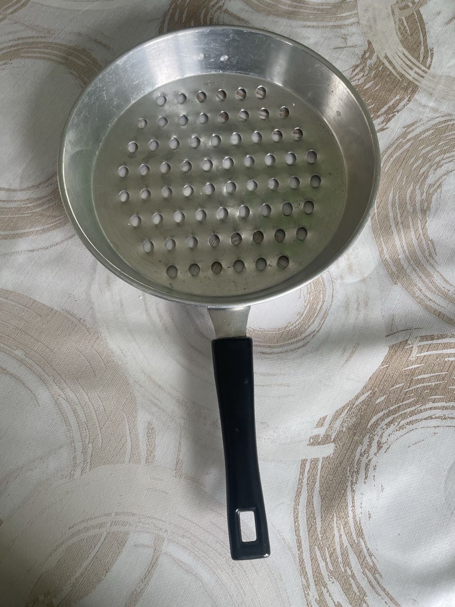Elettrodomestici da cucina: Knöpfli-Spätzli-Sieb von Mewa – Usato da Ueberstorf venduto da ojas23