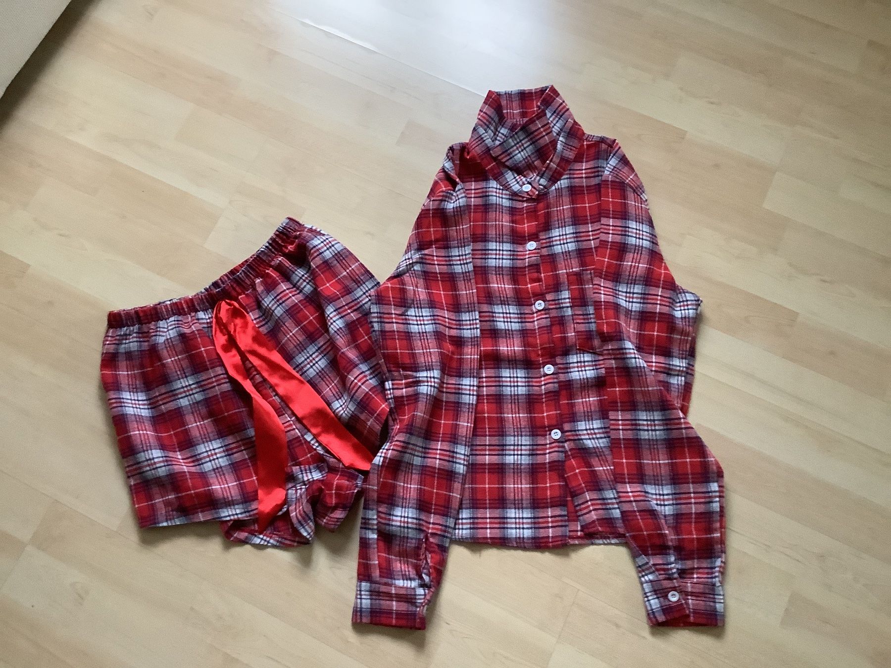 Negligees & Pigiami: Pyjama – Usato da Bremgarten AG venduto da Rhoru