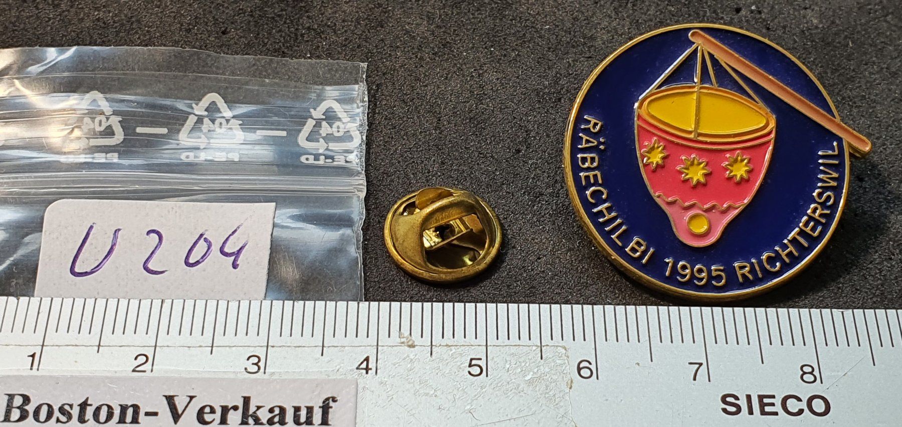 Placchette & Badge: U204 - Pin Räbechilbi 1995 Richterswil – Usato da Reinach BL venduto da Boston-Verkauf 2