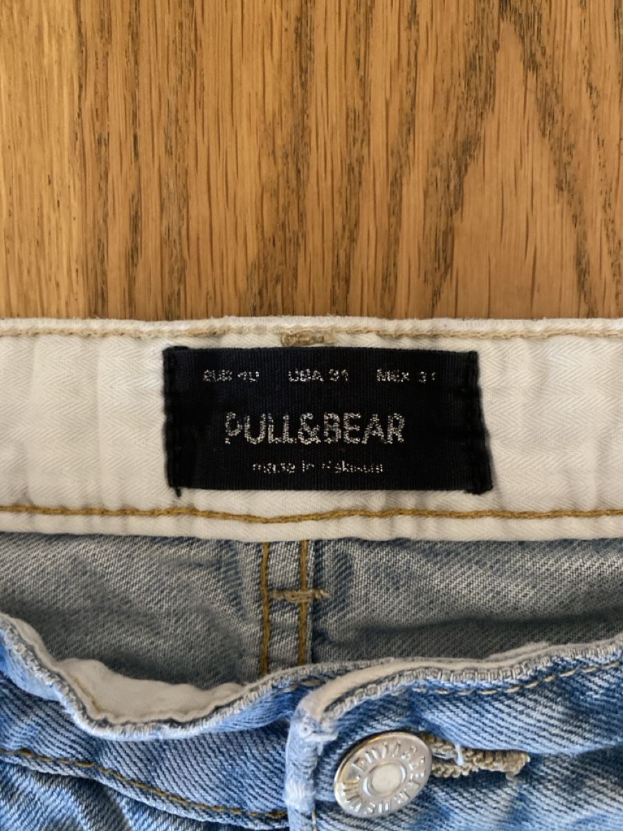 Jeans: Jeans PULL&BEAR hellblau Grösse 31 (USA) – D'occasion à Riehen par Joel_111 1