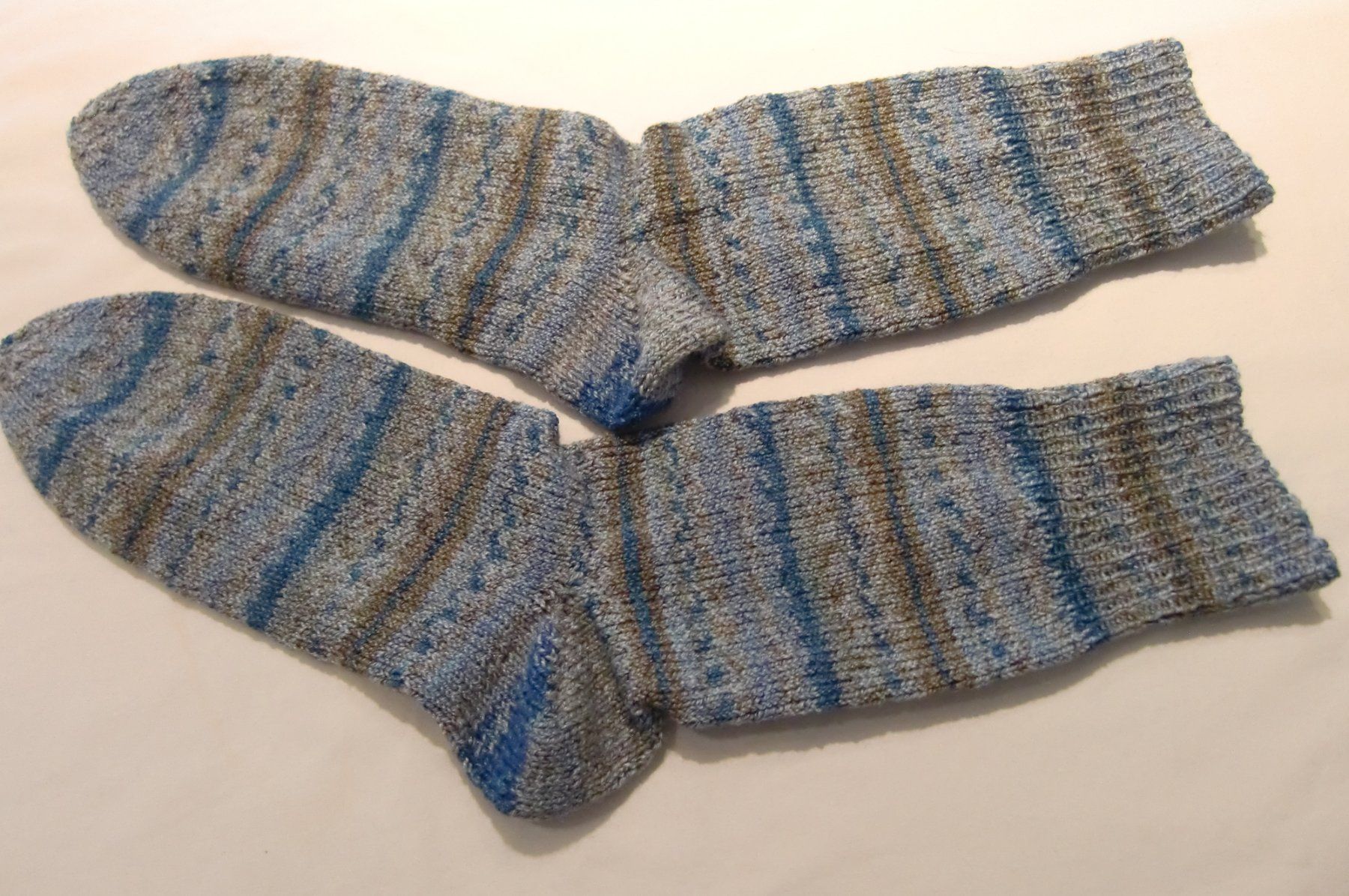 Calze: handgestrickte Socken Grösse 42/43 – Nuovo e nell'imballaggio originale da trüllikon venduto da marie2004