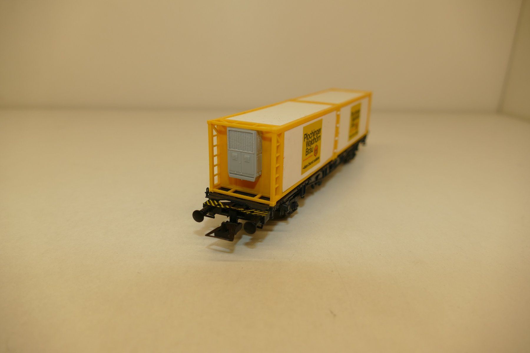 Modellini di ferrovie: Röwa H0: Containerwagen Plochinger Waldhorn Bräu – Nuovo (secondo la descrizione) da Niederhasli venduto da rail-duerst 1