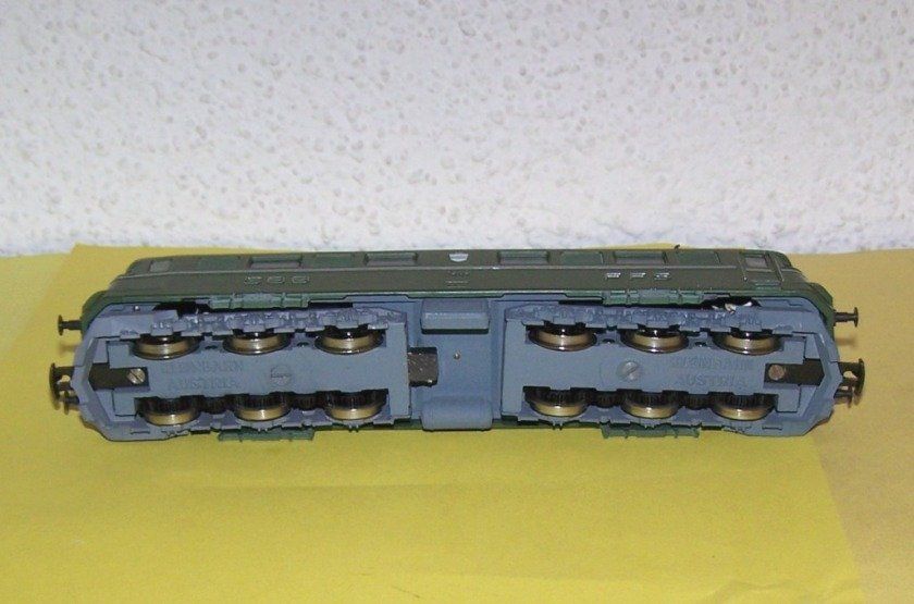 Kleinbahn H0: SBB Ae 6/6 Elektrolok 2 motorig, Zuger Wappen | Kaufen ...