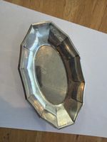 Plat avec poinçon 835