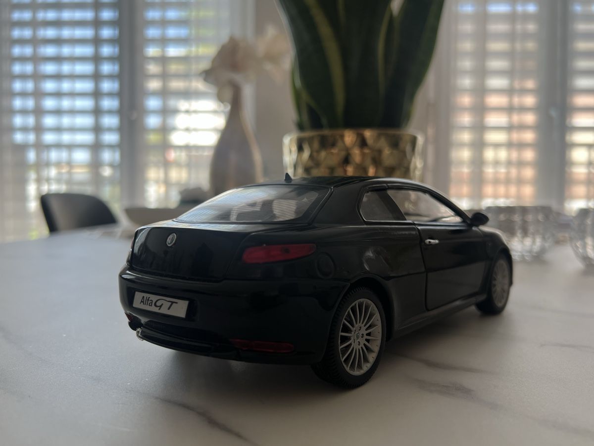 Alfa Romeo Modellautos: Alfa Romeo GT 1:18 – Gebraucht aus Rapperswil SG von renegade14 2