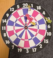 Dartscheibe mit 6 Darts guter Zustand