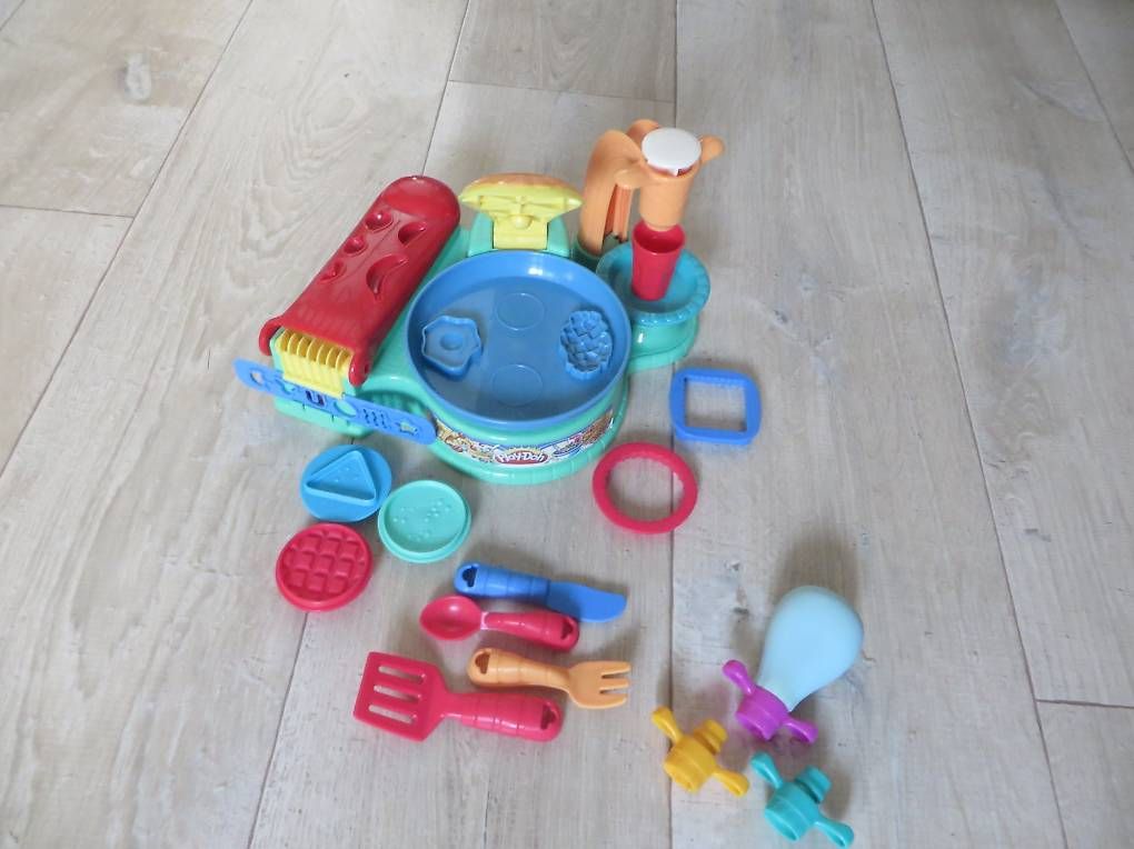Play-Doh Pâte à modeler: J202 - Play-doh Breakfast Set (3+) – D'occasion à Sottens par locepa 1