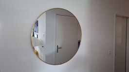 Grosser runder Designerspiegel Umbra
