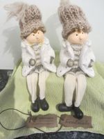 2 Figürli im Winter, mit "Plampibeinen", ca. 10 cm ohne Bein