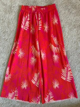 Zara Sommerhose Mädchen – leuchtend rot – Grösse 128