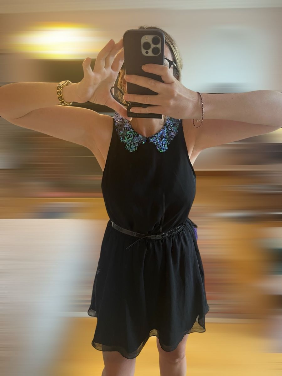 Vestiti: Robe noire de soirée BCBG Generation col Claudine en sequins – Usato da Lausanne venduto da Stephaniesdressing 6