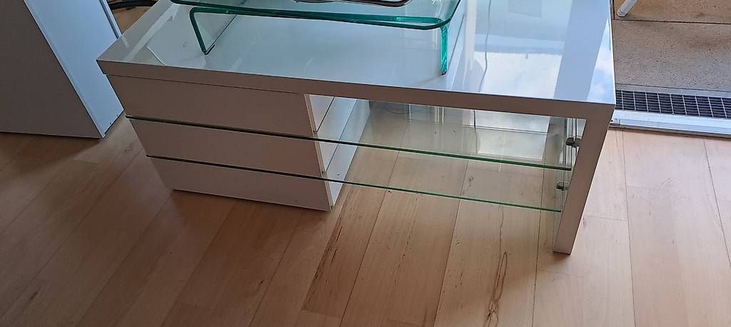 Mobili TV: Fernsehmöbel  – Usato da Tägerwilen venduto da bonniemickie 1