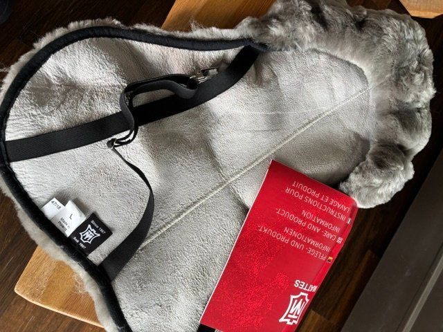 Selle & Accessori: Mattes Sattelsitzbezug – Nuovo e nell'imballaggio originale da Balgach venduto da Redstorm2012 1