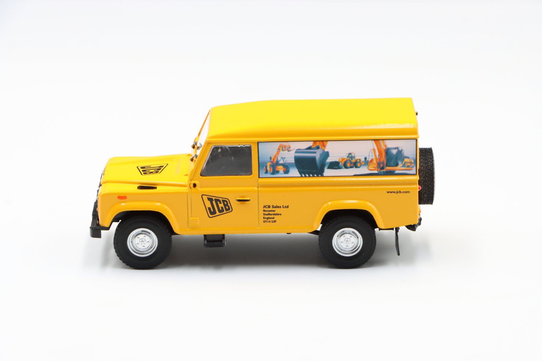 Land Rover Modellini d'auto: Land Rover Defender JCB 1:43 Corgi – Nuovo e nell'imballaggio originale da Bühl b.Aarberg venduto da modelldiecast 5