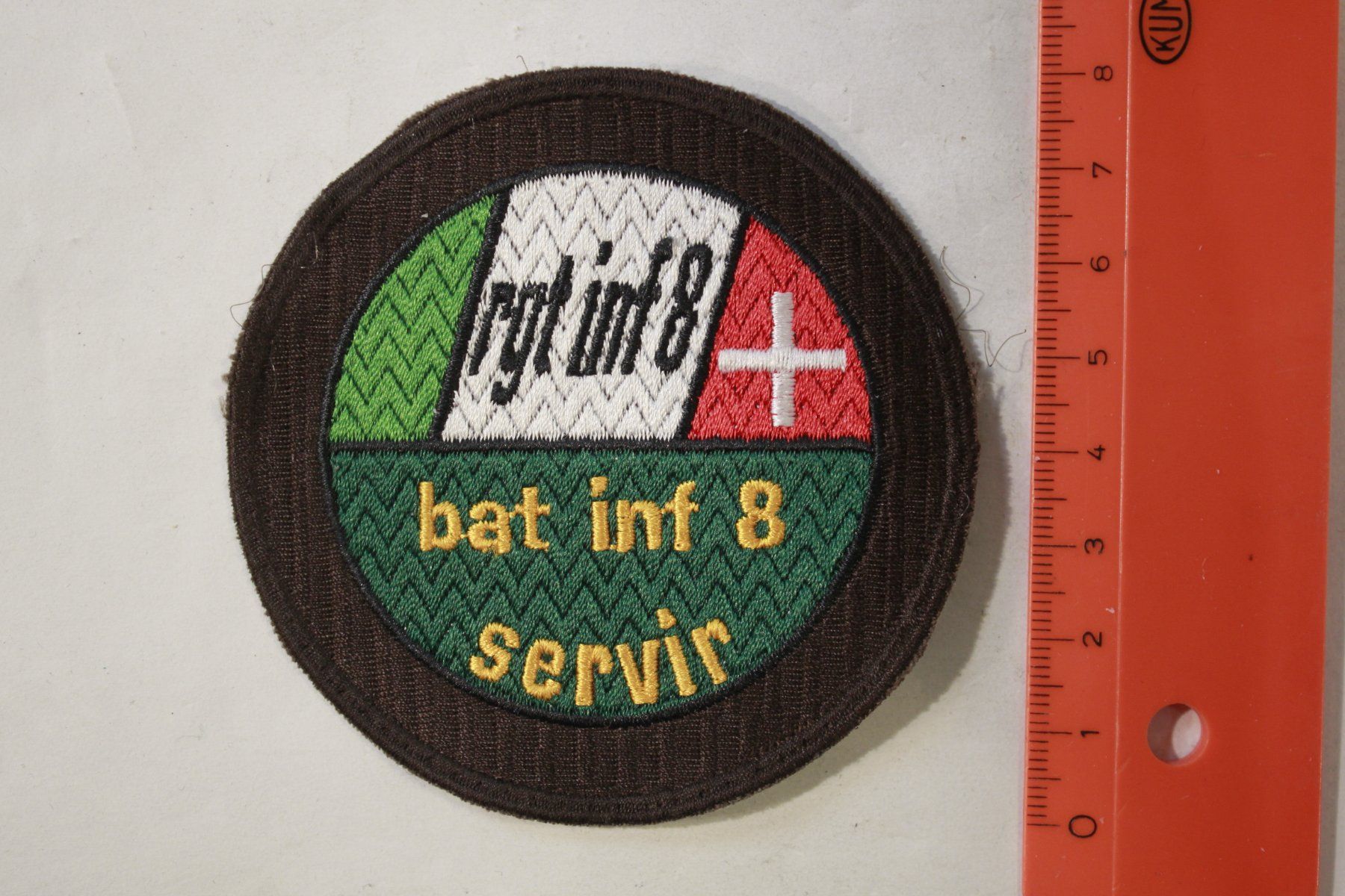 Armée suisse Plaquettes & Badges: rgt 8 servir – D'occasion à La plaine par 7A6T2ME
