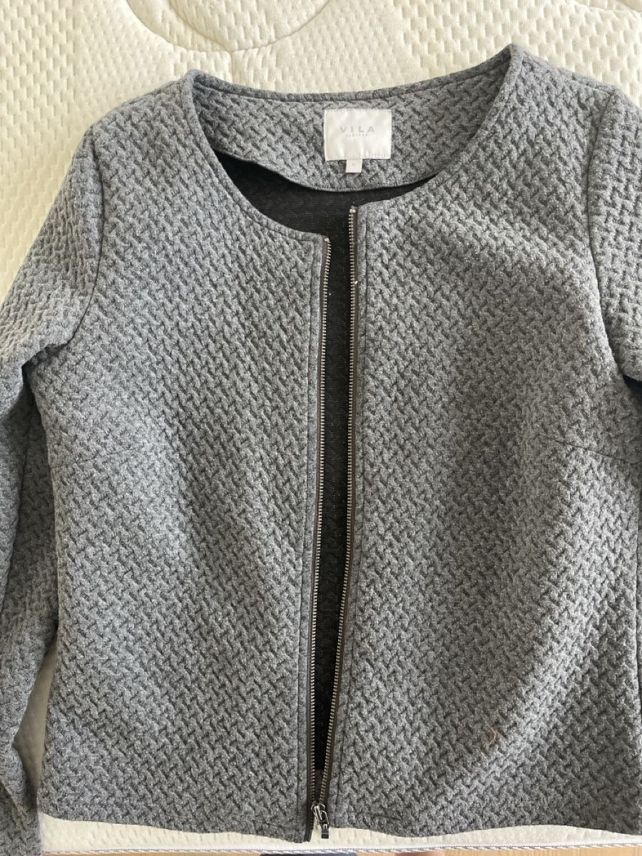 Giacche: Graue VILA Strickjacke , Grösse S – Usato da Hombrechtikon venduto da Kaatja 2
