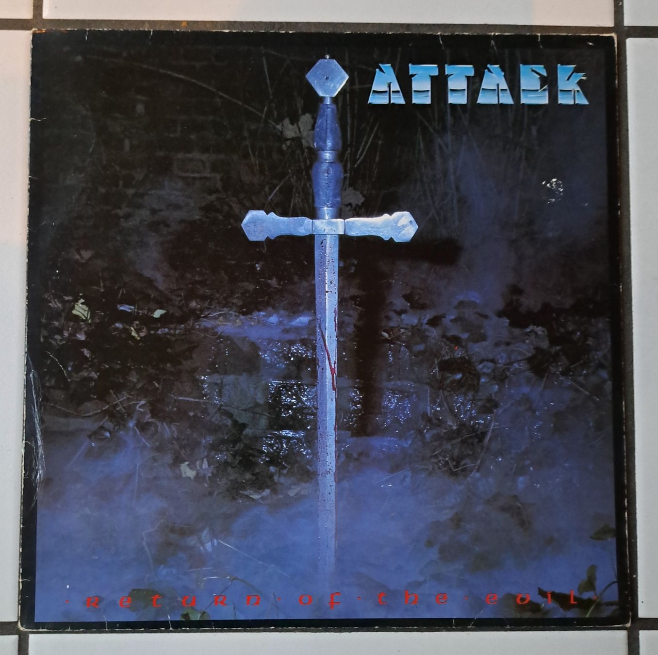 Dischi in vinile: Attack - Return of the Evil LP Vinyl Platte – Usato da Solothurn venduto da Temple_of_Triton