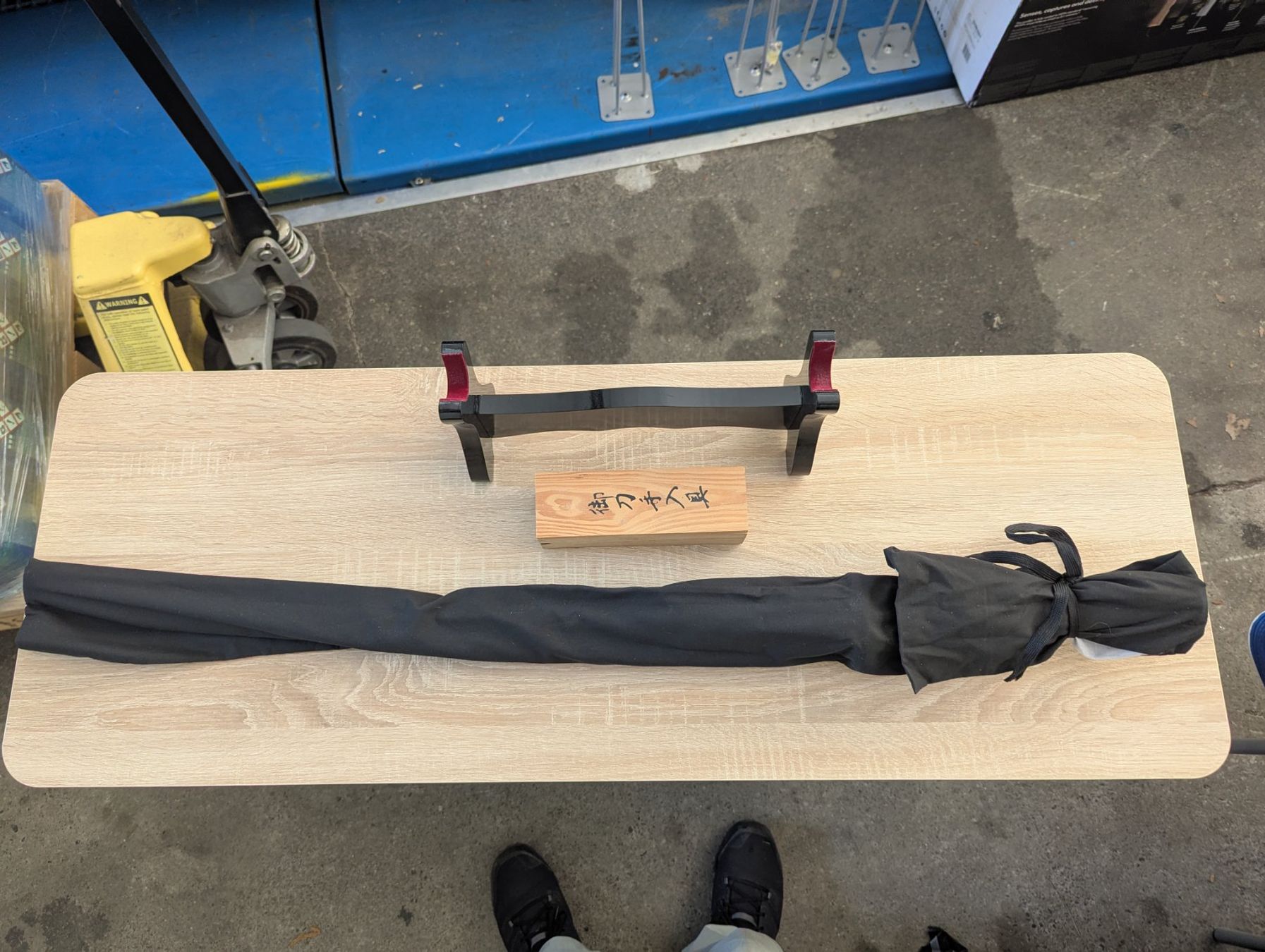 Arte internazionale: Dekoratives Katana mit Ständer – Usato da Othmarsingen venduto da Pascal.Ha 3