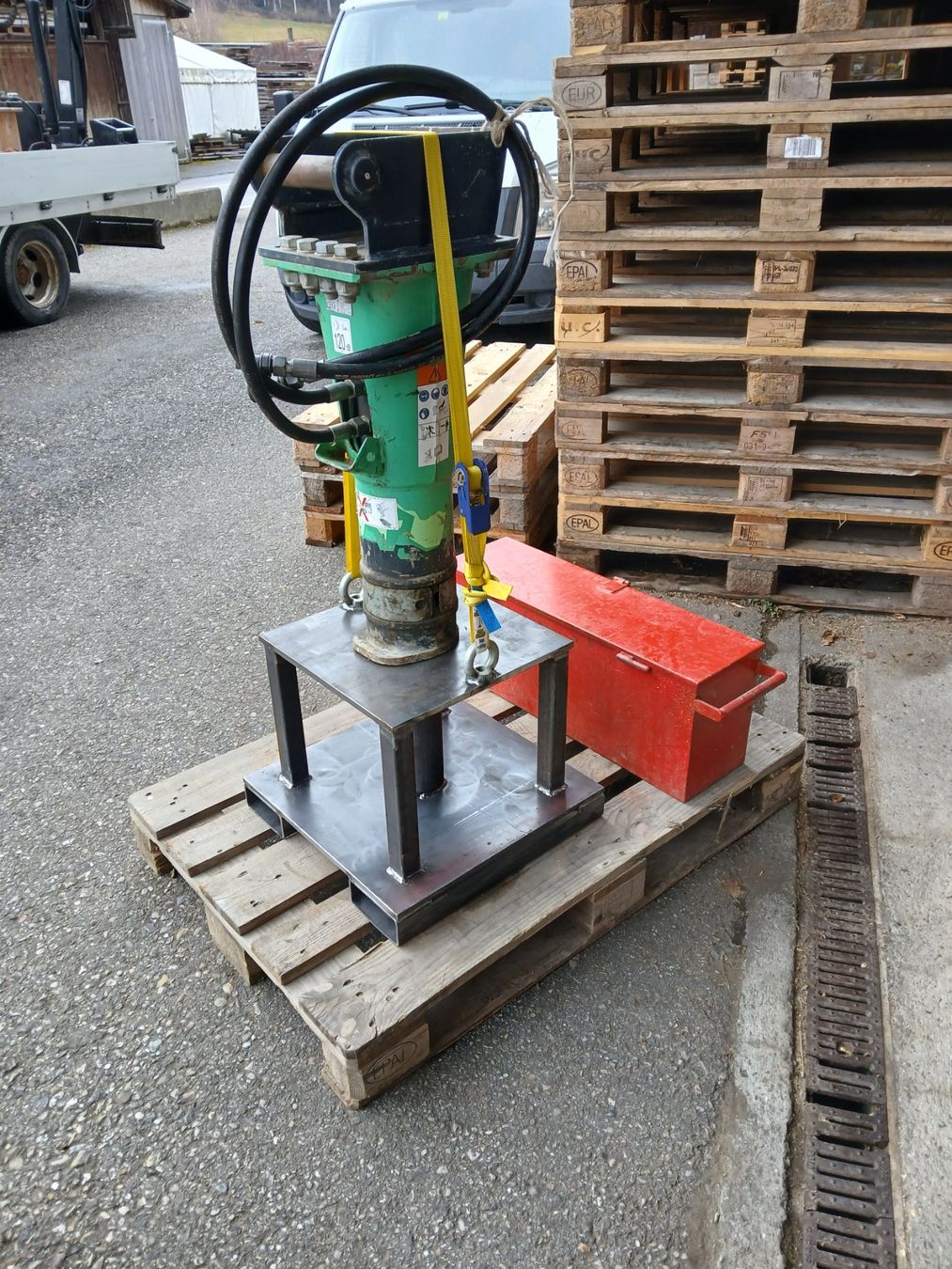 Escavatori: Hydraulikhammer Montabert SC12 – Usato da Lützelflüh-Goldb venduto da nip_9rzw 1
